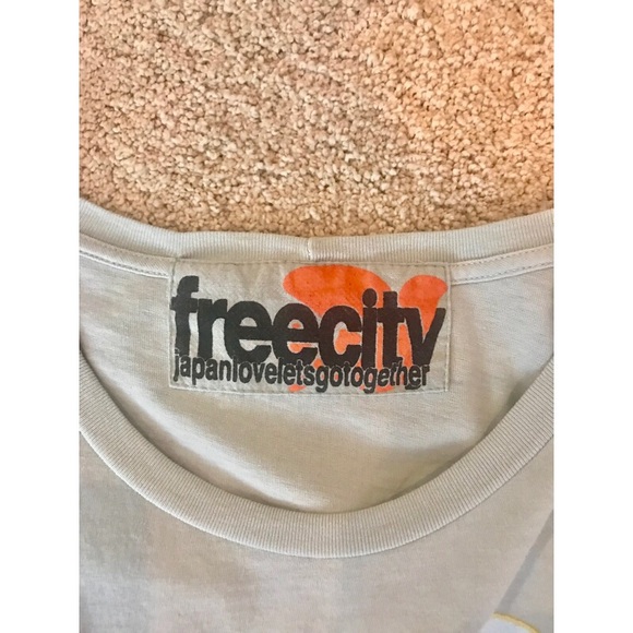 Free City Shirt - Picture 3 of 3